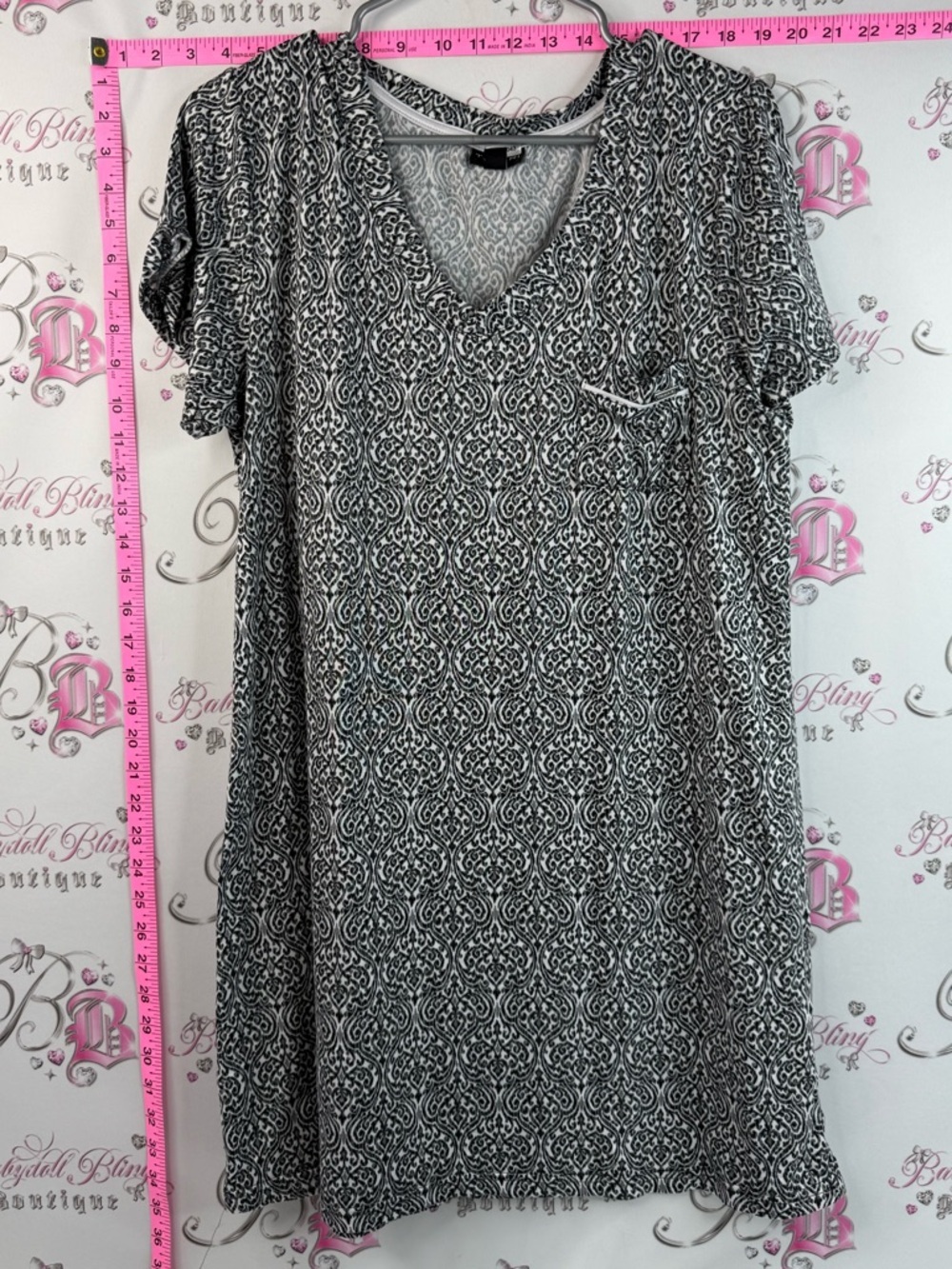 Tahari dress pocket paisley Black and White Patterned Short Sleeve V-Neck Dress